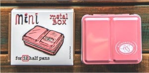 RS Empty Mini Watercolor Metal Box 12x1/2 kostki Pink - pusta mini kasetka na akwarele